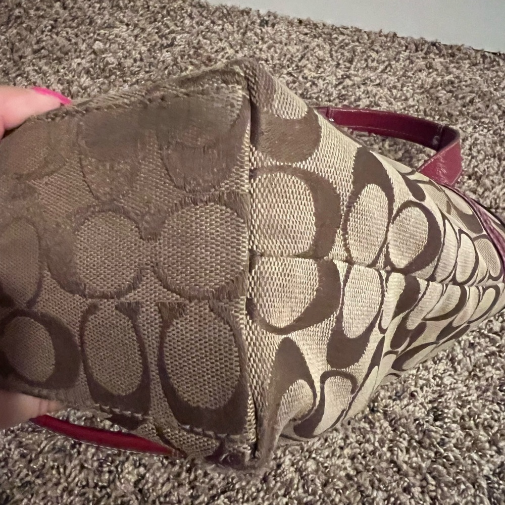 COACH PENELOPE SIGNATURE CANVAS TOTE - Picture 8 of 16